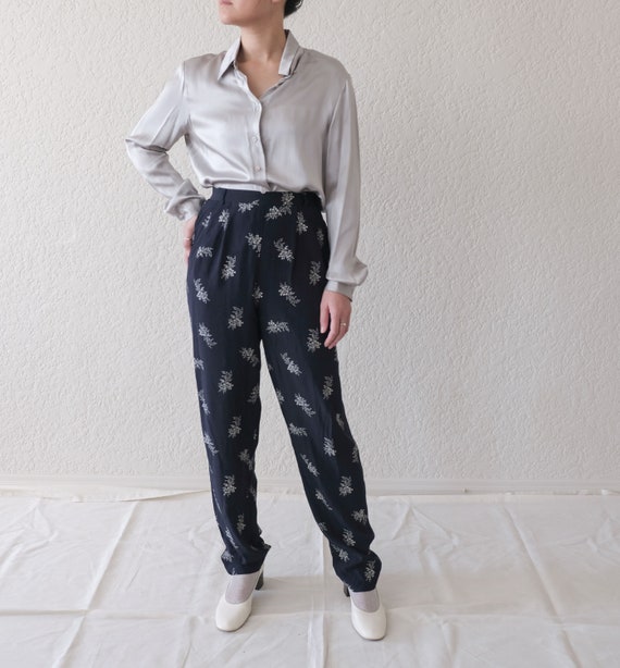 Vintage 90s 2000s Silver Silk Blouse / minimal vin