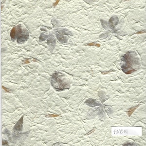 Papier fait main jaune/beige pour mûrier Vendu à la feuille - HM014 - papier décoratif ; respectueux de l'environnement ; journaux indésirables ; fabrication de cartes - 8,5 x 11 po.