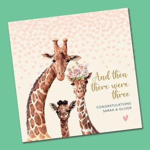 Y luego hubo tres, Tarjeta de bebé nueva personalizada, Felicitaciones, tarjeta de bebé de bienvenida al mundo, Nuevos padres, bebé, niña