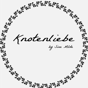 May include: Black and white illustration of a decorative floral wreath with the text "Knotenliebe by Sina Milde" in the center.