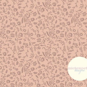 Könnte beinhalten: Ein nahtloses Muster mit einem zarten floralen Design in Brauntönen auf einem hellrosa Hintergrund. Das Muster besteht aus kleinen, stilisierten Blumen und Blättern, die einen dezenten und eleganten Look erzeugen. Der Text "mickenpetra designs" ist in einem weißen Kreis in der unteren rechten Ecke des Bildes sichtbar.