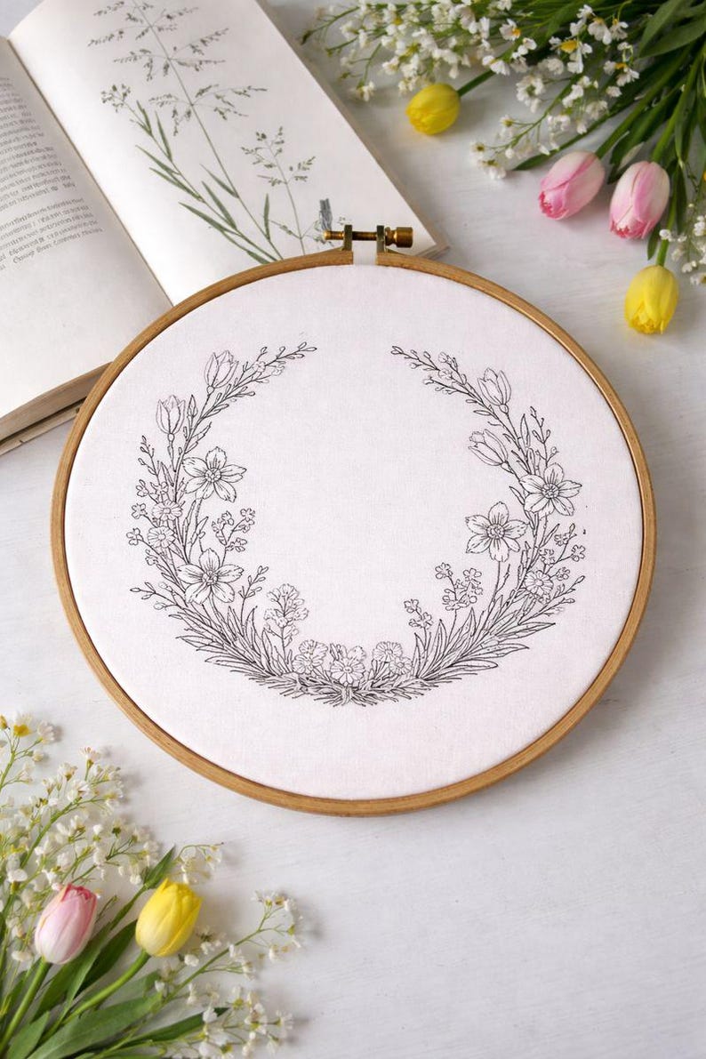 Spring Floral Wreath Hand Embroidery Pattern: Spring/easter DIY ...