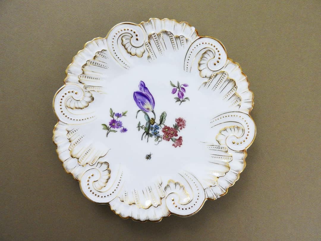 Assiette Art Nouveau en Porcelaine. Céramique Artisanale Française.