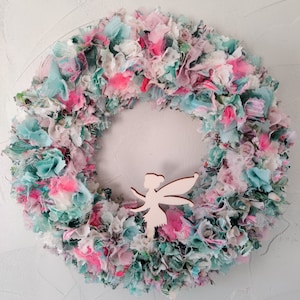 Girl's bedroom wall decoration