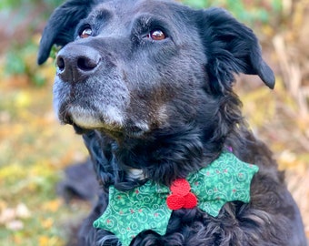 Holly-Day Dog Bow Tie / Christmas Dog Bow Tie / Holiday Dog Bow Tie / Pet Bow Tie / Holly Berry Dog Bow Tie / Pet Accessories