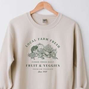 Cottagecore Sweatshirt,Foodie Sweatshirt, Vegetable Sweatshirt, Gardener Shirt, Nature Sweater,  Gardening Shirt, Botanical shirt