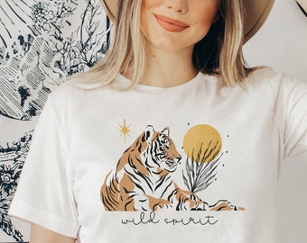 Tiger Shirt, Graphic Tiger Tee, Vintage Tiger shirts for women, Tiger tshirt, Oversized T Shirts, Aesthetic Tiger Shirt, Tiger T Shirt