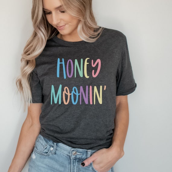 Honeymoonin Shirt Couples Honeymoon T-Shirt Men Women Tee Honeymoonin Shirt Couples Honeymoon T-Shirt Men Women Tee