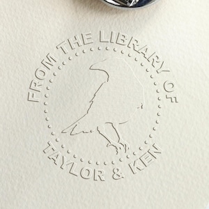 Embosseur de livres personnalisé avec votre nom/corbeau de la bibliothèque/timbre de bibliothèque animaux personnalisé/cadeau pour amoureux des livres