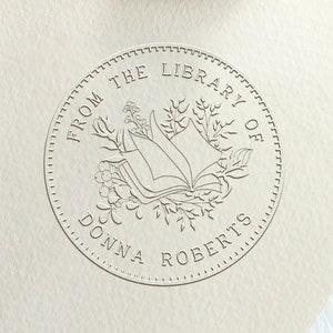 Buchstempel personalisiert/Blumen Buch Stempel/Ex Libris/Aus der Bibliothek von/Geburtstagsgeschenk/Bestes Geschenk für Buchliebhaber/Leser/Bücherwurm