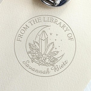 Personalisierter Bibliotheks Prägestempel mit Kristall Mond/ personalisierter Buch Bibliothek Stempel Mond/Buch Liebhaber Geschenk