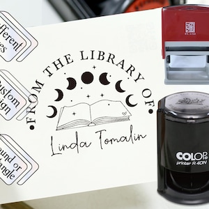 Maanbibliotheek zelfinkt/uit de bibliotheek van zelfinktende stempel/maanboekontwerp/aangepast jouw naam/leraar cadeau/beste cadeau voor boekenliefhebber