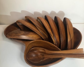 MCM Wood Salad Bowl Set Retro LG Wood Carved Retro Party Service Hand Carved Leaf Shape Organic Flow Smooth Hard Vintage Granny Core Cottage