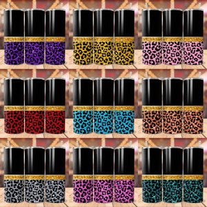 K&ouml;nnte beinhalten: Set mit 12 Edelstahl-Bechern mit schwarzen Deckeln und einem goldenen Glitzerband. Jeder Becher hat ein anderes Leopardenmuster in verschiedenen Farben, darunter Lila, Gelb, Rosa, Rot, Blau und T&uuml;rkis.