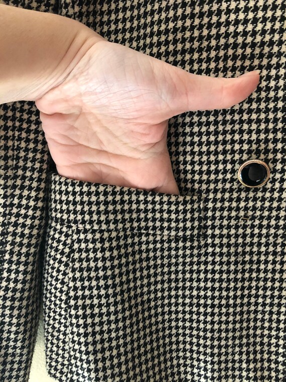 Houndstooth blazer and pencil skirt set - image 6