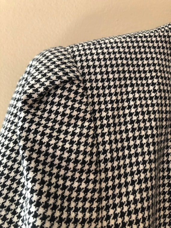 Houndstooth blazer and pencil skirt set - image 5