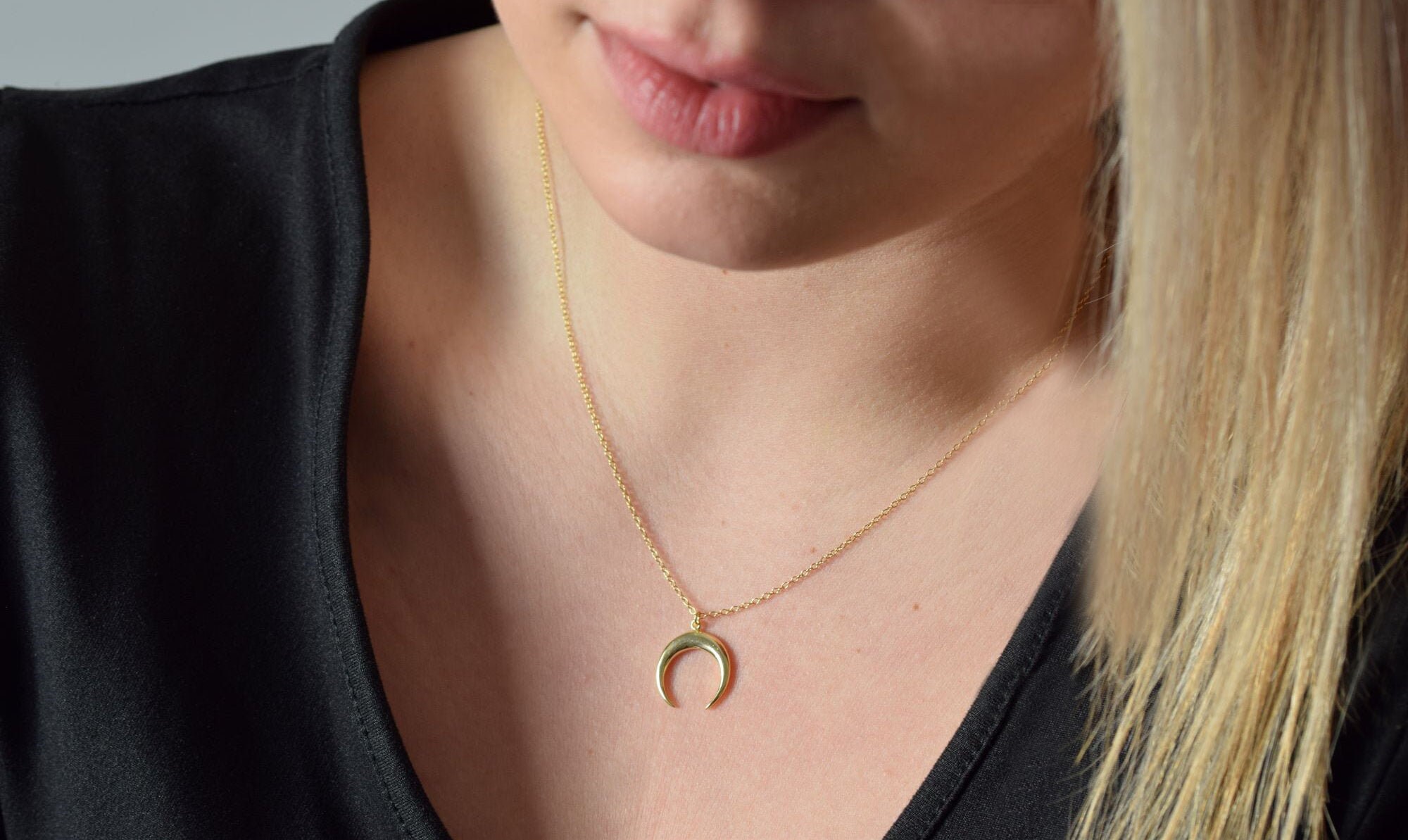 Comet Song Necklace - Gold Black