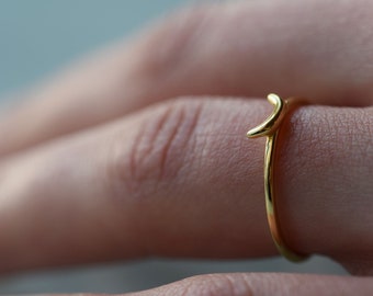 Crescent ring - gold moon ring - stacking ring - dainty ring - minimalist ring - moon ring - dainty jewelry - silver ring