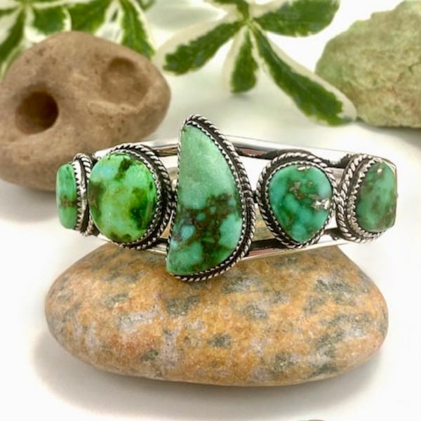 Brazalete de cinco piedras turquesa de las Barrancas del Cobre Verde