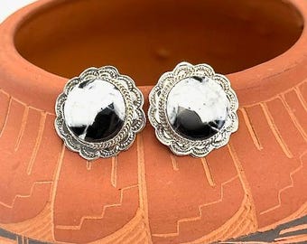 Boucles d'oreilles tige rondes estampées Zebra Rock