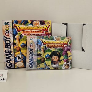 Pode incluir: Um cartucho de jogo Game Boy Color para Dragon Warrior Monsters 2: A aventura de Tara. O cartucho está em sua embalagem original, que é uma caixa de papelão com um design colorido que apresenta personagens do jogo. A caixa é etiquetada como "Game Boy Color" e "Dragon Warrior Monsters 2: A aventura de Tara".