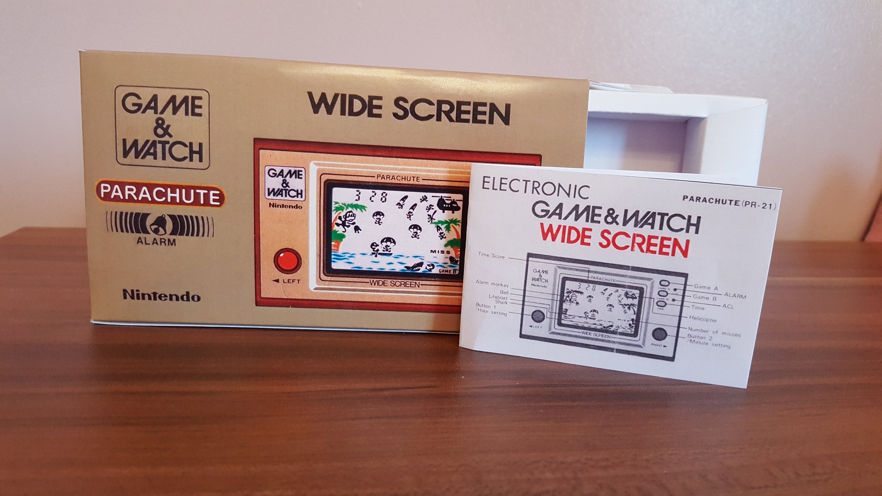Parachute PR-21 Game & Watch Box Manual and Tray - NO GAME