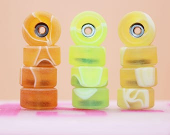 MS-FB Professional Colorful Swirl Fingerboard Wheels (8.5mm x 4.9mm) with Customizable Packaging & Japanese Bearings