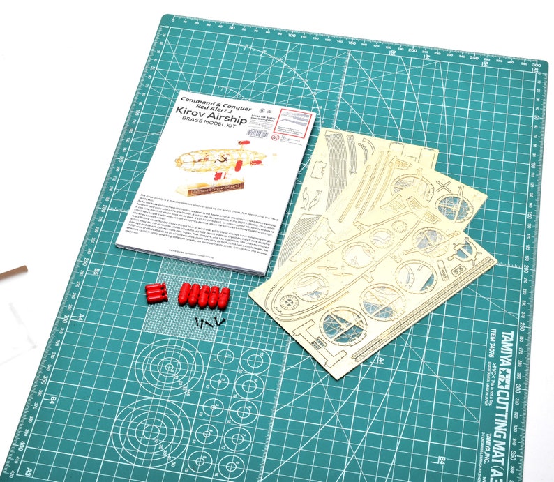 Airship，game peripheral，red alert，educational toys，full internal model，PE Detail Model，Kirov Airship，pc Games，Jigsaw Puzzles，model kit，model airplane kit，etching model kit，etch kits