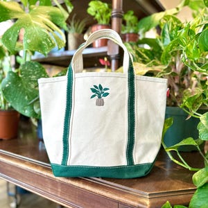 Mini Icon Canvas Tote, Küstensommer Kleine benutzerdefinierte Tasche, Brautpartygeschenk, kleine Segeltuchtasche Boot, gestickte Tasche für Junggesellinnenabschied