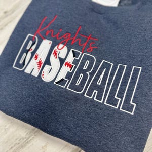 Baseball Mama Sweatshirt, trendiges Baseball-Team mit Rundhalsausschnitt, perfekt für Frühlingssport, bequeme übergroße Team-Applikation, mit Namensärmel-Detail