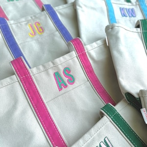 Bestickte personalisierte Tragetasche - Monogramm Geschenk für Sie, Geschenk für Mutter, Brautjungfer Geschenk, Braut Geschenk, Reisetasche, personalisiertes Geschenk
