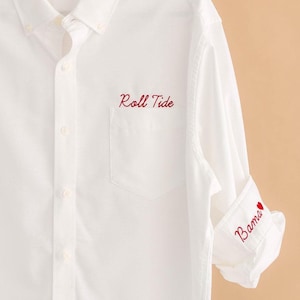 Haftowana koszula zapinana na guziki dla druhen, minimalistyczna haftowana koszula zapinana na guziki w dniu ślubu, Oxford z monogramem, nadmorskie monogramy w stylu chambray