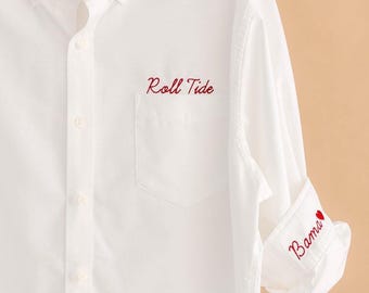 Geborduurde button-down voor bruidsfeest, minimalistisch geborduurd trouwdag button-up shirt, monogram oxford, kustmonogram chambray