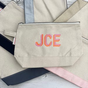 Monogramm Canvas Beutel, bestickte benutzerdefinierte Kosmetiktasche, personalisierte Reißverschlusstasche für Accessoires, Geldbörse-Beutel, Brautjungferngeschenk