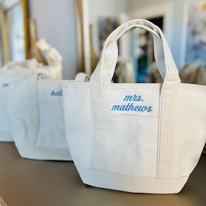 Mini bolso de lona, bolso pequeño personalizado, regalo para despedida de soltera, bolso de lona con monograma, bolso personalizado irónico, bolso bordado para despedida de soltera. imagen 8