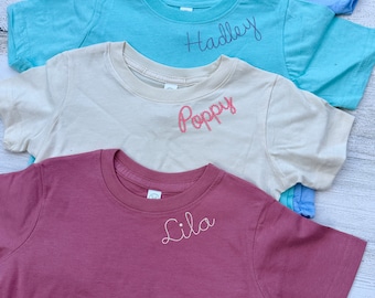 Personalisierte Kinder T-Shirt, benutzerdefinierte Kleinkind T-Shirt, Baby Shirt mit gesticktem Kragen Kleinkind T-Shirt, Blumenmädchen Shirt, Monogramm Kleinkind Shirt