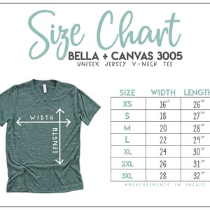 Camiseta delicada con monograma y cuello en V, mini camiseta preppy con monograma personalizado y cuello en V, camiseta bordada, regalo para damas de honor, regalo para despedida de soltera. imagen 4