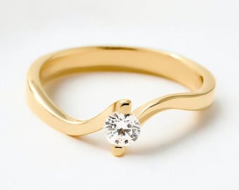 14k Gold Solitaire Diamond Ring: Minimalist Bezel Engagement