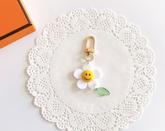 Happy Flower Keychain, Smile Flower Keyring, Cute Keychain, Airpod Case Key Ring, Keychains for Women