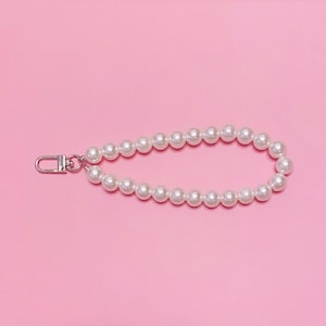 Pearl Keyring, Pearl Keychain, Pearl Phone Charm, Airpod Case Key Ring, Pearl Strap Holder, Pearl Purse Handle, Keychain Accessories