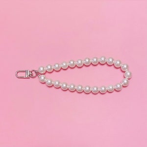 Pearl Keyring, Pearl Keychain, Pearl Phone Charm, Airpod Case Key Ring, Pearl Strap Holder, Pearl Purse Handle, Keychain Accessories