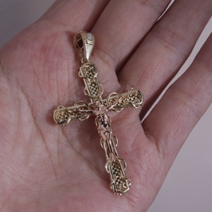 Gorgeous Vintage Solid 14k Yellow Gold Cross Pendant Charm Free