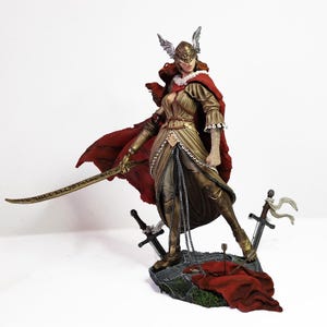 Figura di Malena la Lama dipinta a mano / da Elden World / Decorazione a tema battaglia per scrivania o scaffale / Collezionabile non ufficiale personalizzabile