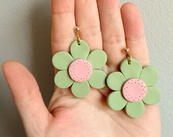 Boho Flower Earrings, Floral Dangle Earrings, Trendy Clay Earrings Green, Boho Earrings, Green Pink Flower Earrings, Retro Style Earrings