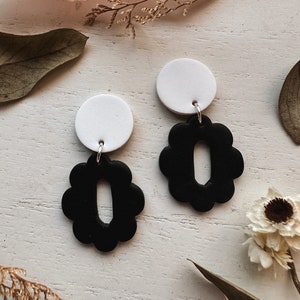 Minimalist Floral Earrings, Retro Flower Earrings, Trendy Handmade Polymer Clay Earrings, Boho Clay Jewelry, Boho Gift for Nature Lover