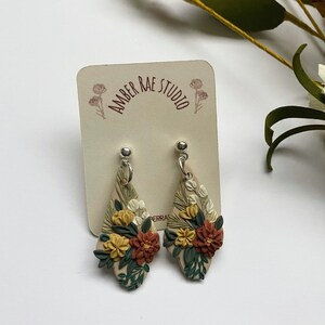 Floral Clay Earrings, Floral Polymer Clay Earrings, Boho Neutral Clay Earrings, Floral Boho Earrings, Clay Flower Earrings, Spring Earrings