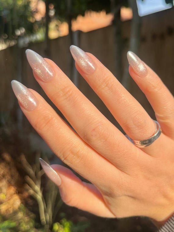 SARA Press on Nails - Silver Cat-eye - Set of 10 Luxury Made to