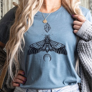Luna Moth Shirt, Kristall Shirt, Heilige Geometrie Shirt, spirituelles Shirt, spirituelles Geschenk, Meditation Shirt, Yoga Top, Manifestierendes Shirt