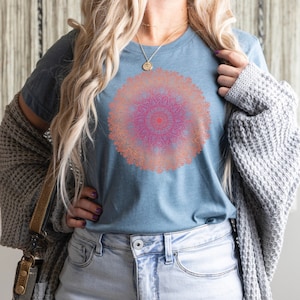 Mandala Shirt, Blume des Lebens Shirt, Heilige Geometrie Shirt, spirituelles Shirt, spirituelles Geschenk, Meditation Shirt, Yoga Top, Manifestierendes Shirt