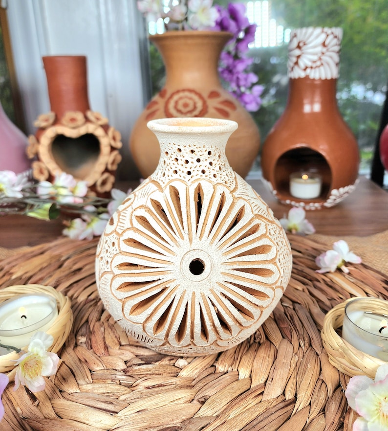 TalaveraArmestoUS Clay Vase